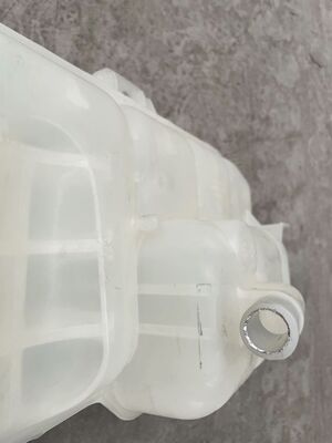 Repuestos originales para camiones sino, tanque de expansión WG9719530260